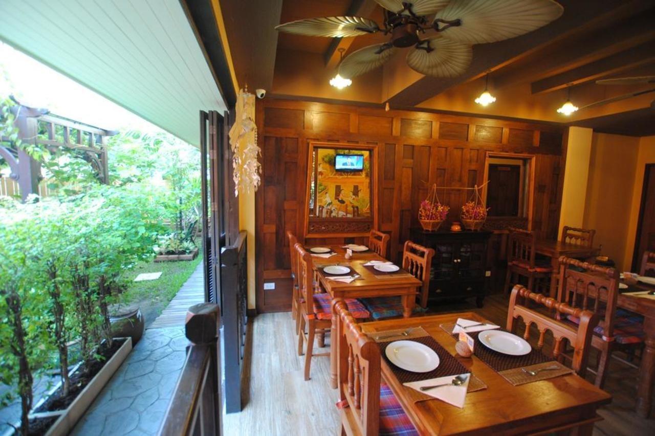 Focal Local Bed & Breakfast Bangkok Luaran gambar