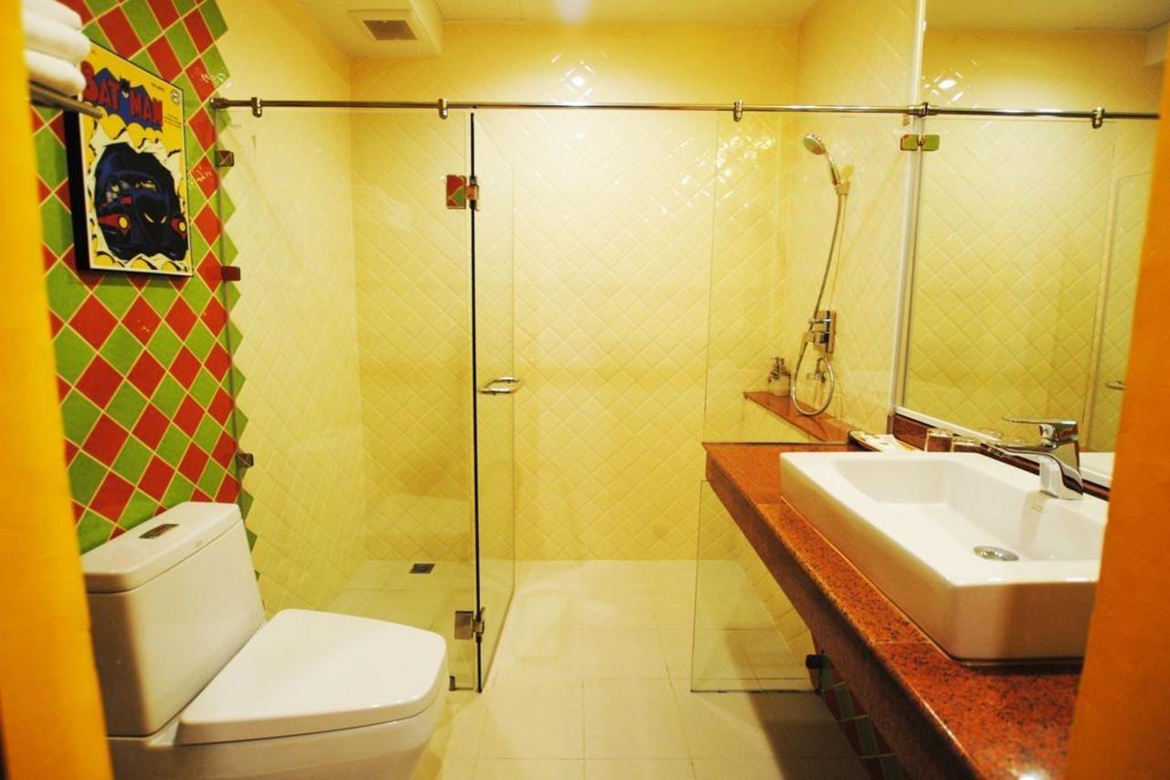 Focal Local Bed & Breakfast Bangkok Luaran gambar