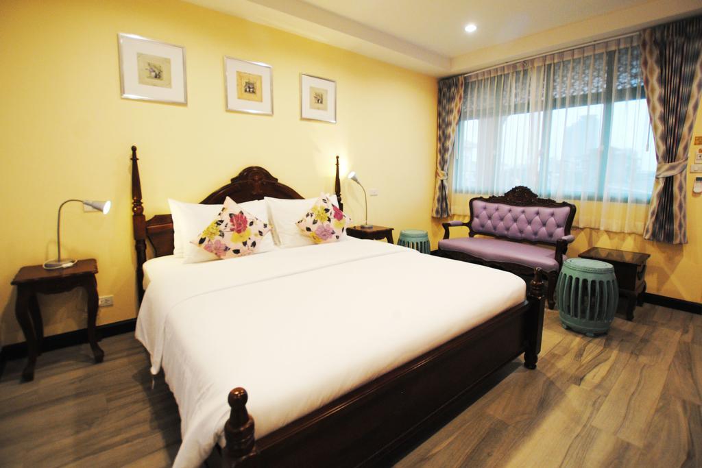 Focal Local Bed & Breakfast Bangkok Luaran gambar