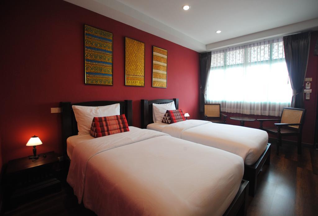 Focal Local Bed & Breakfast Bangkok Luaran gambar